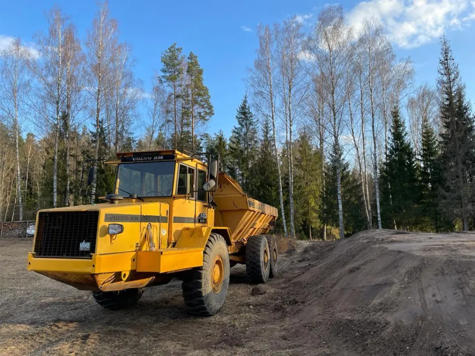 Dumpers Volvo BM A20 – Dankers & Partneri tehnika objektā